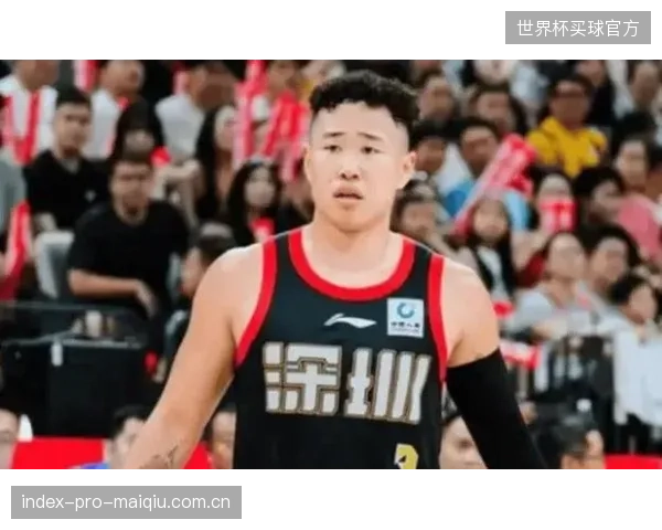 贺希宁赛季场均得分创新高，深圳队以高效的攻防转换速度跻身联赛四强。